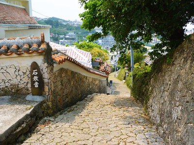 🚶 슈리 긴조초 돌길 (슈리킨죠초 이시다타미미치)